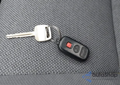 2004 Toyota Matrix Xr from USA, damaged, VIN 2T1LR32E34C318641